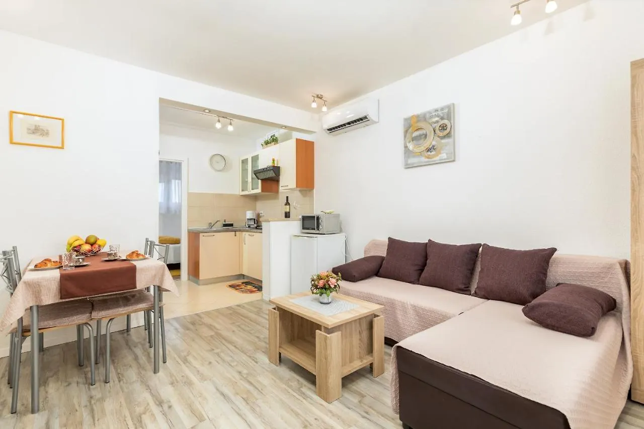 PUY Relax Apartment Ive  פולה